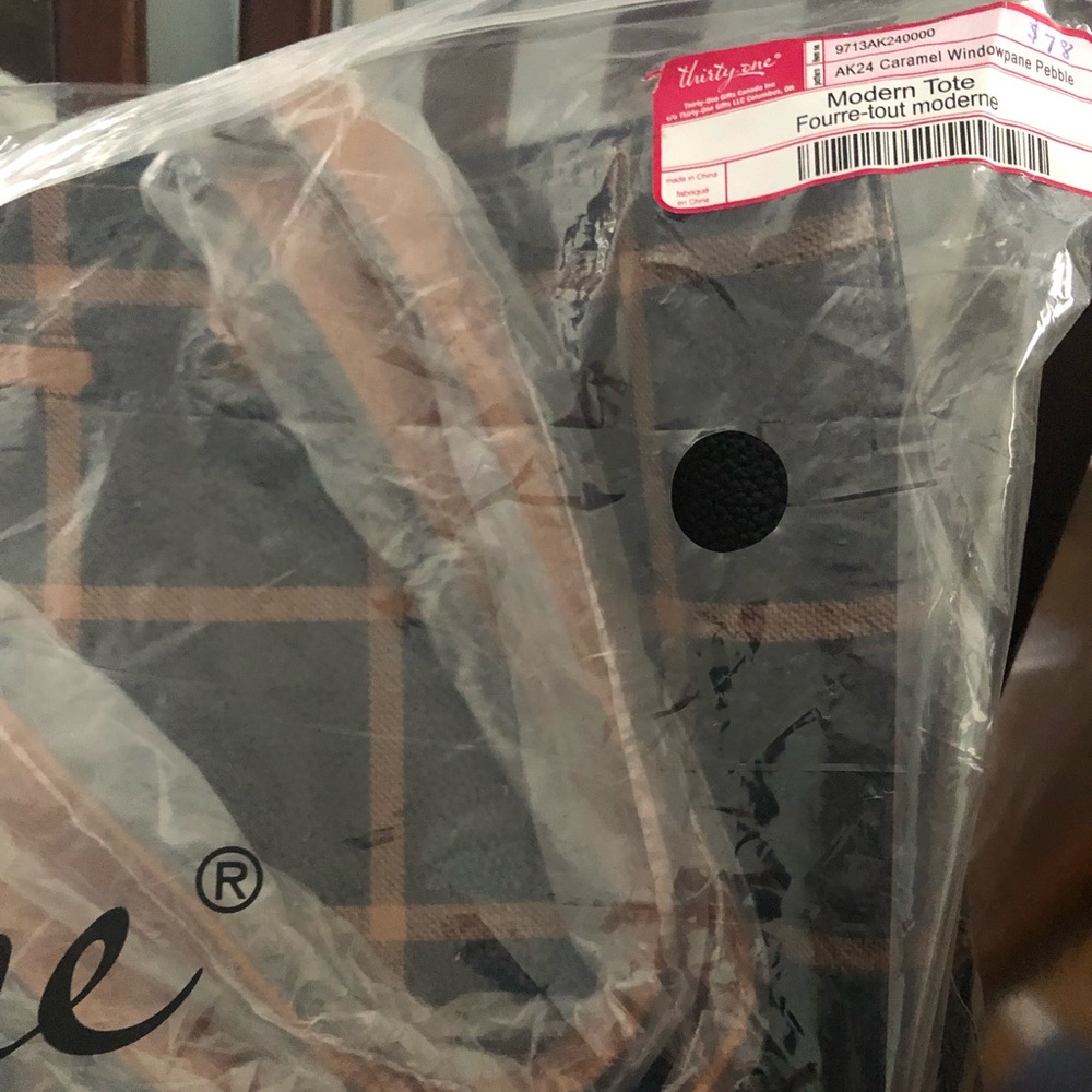 Thirty-one Gifts Modern Tote in caramel windowpane pebble